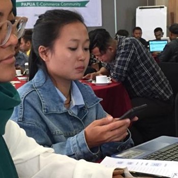 Youth entrepreneurs in Indonesia receive a timely training on digital marketing and tools