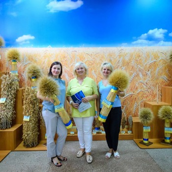 Employee Working In Reeds. Low Res. Mads Lottrup Jyde MLJ NS 08389 Photo Thomas Sjørup