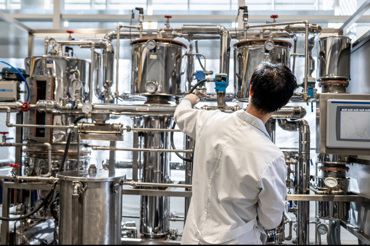 04 Design of process plants and equipment for pharmaceutical production